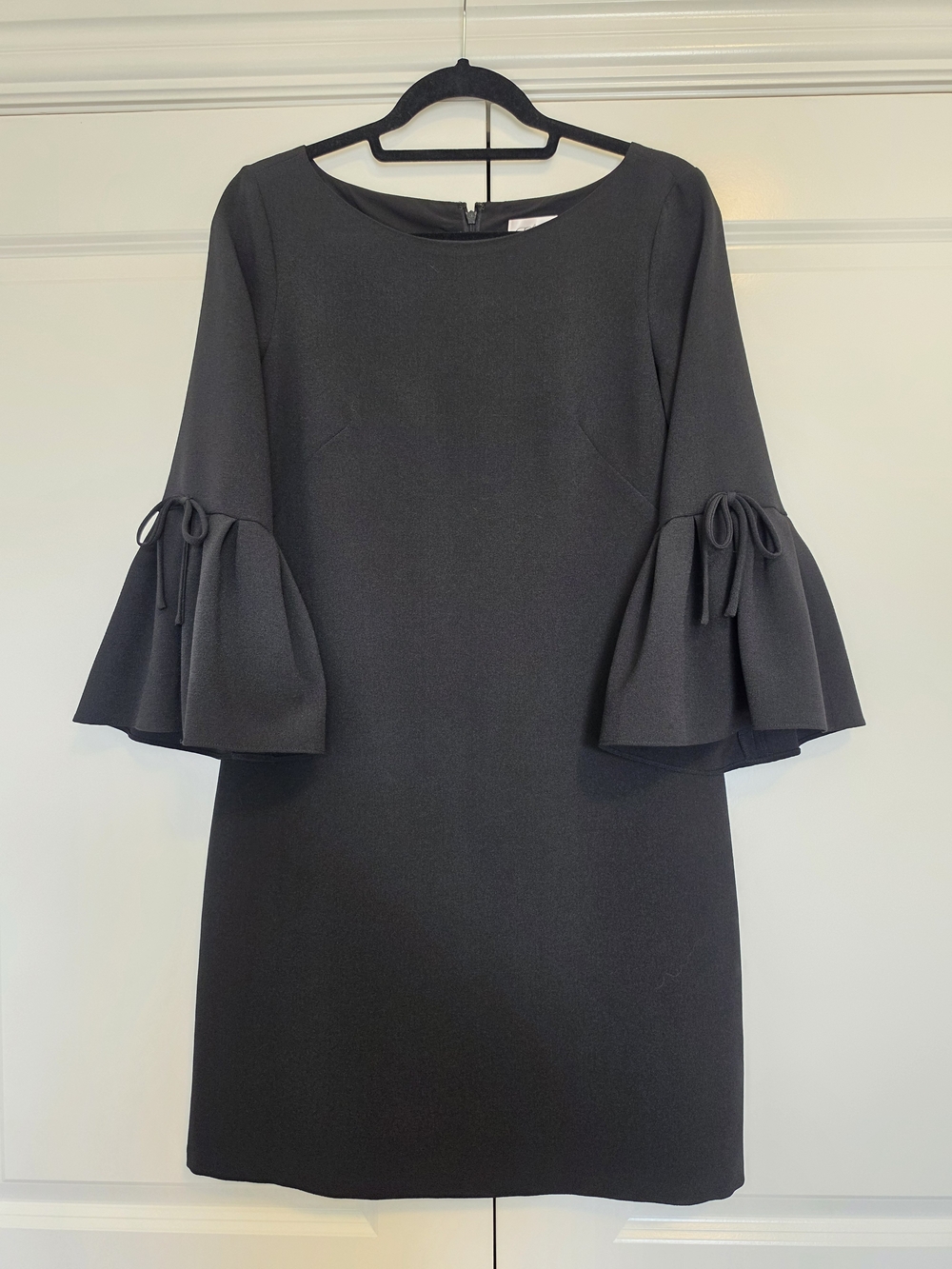 ELIZA J BLACK BELL SLEEVE MINI DRESS SIZE 6 3/4 SLEEVE LINED COCKTAIL